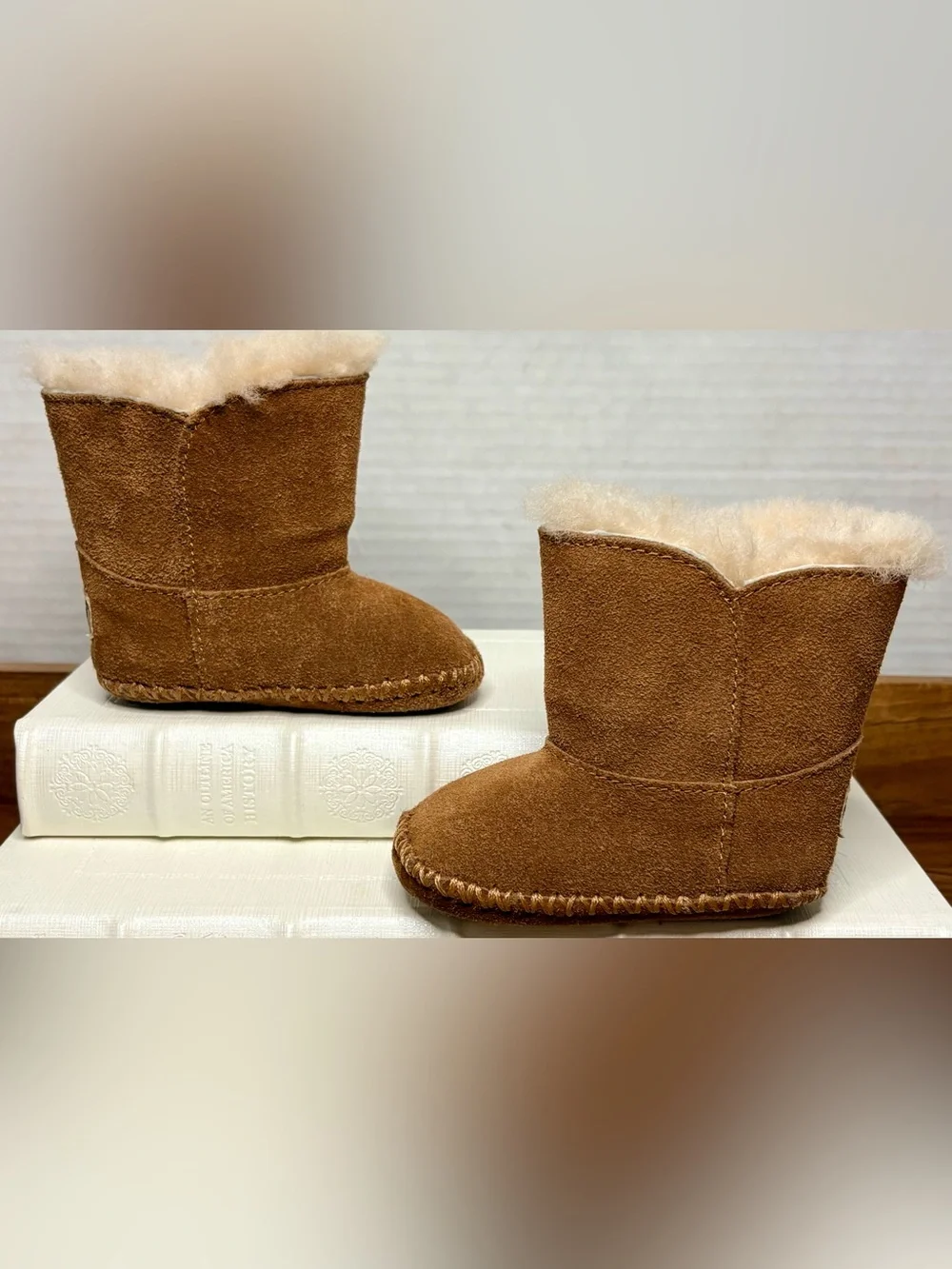 UGG adorable classic